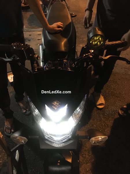 bong den led xe Suzuki Satria