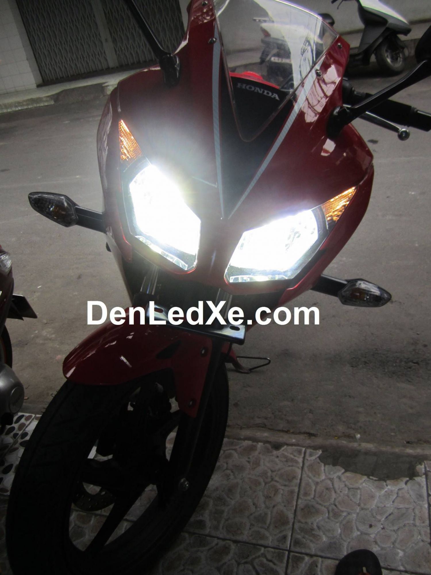 b&oacute;ng đ&egrave;n led xe honda cbr cb