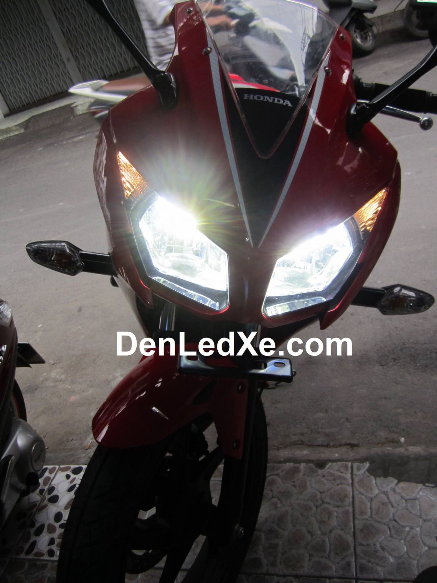 b&oacute;ng đ&egrave;n led xe honda cbr cb