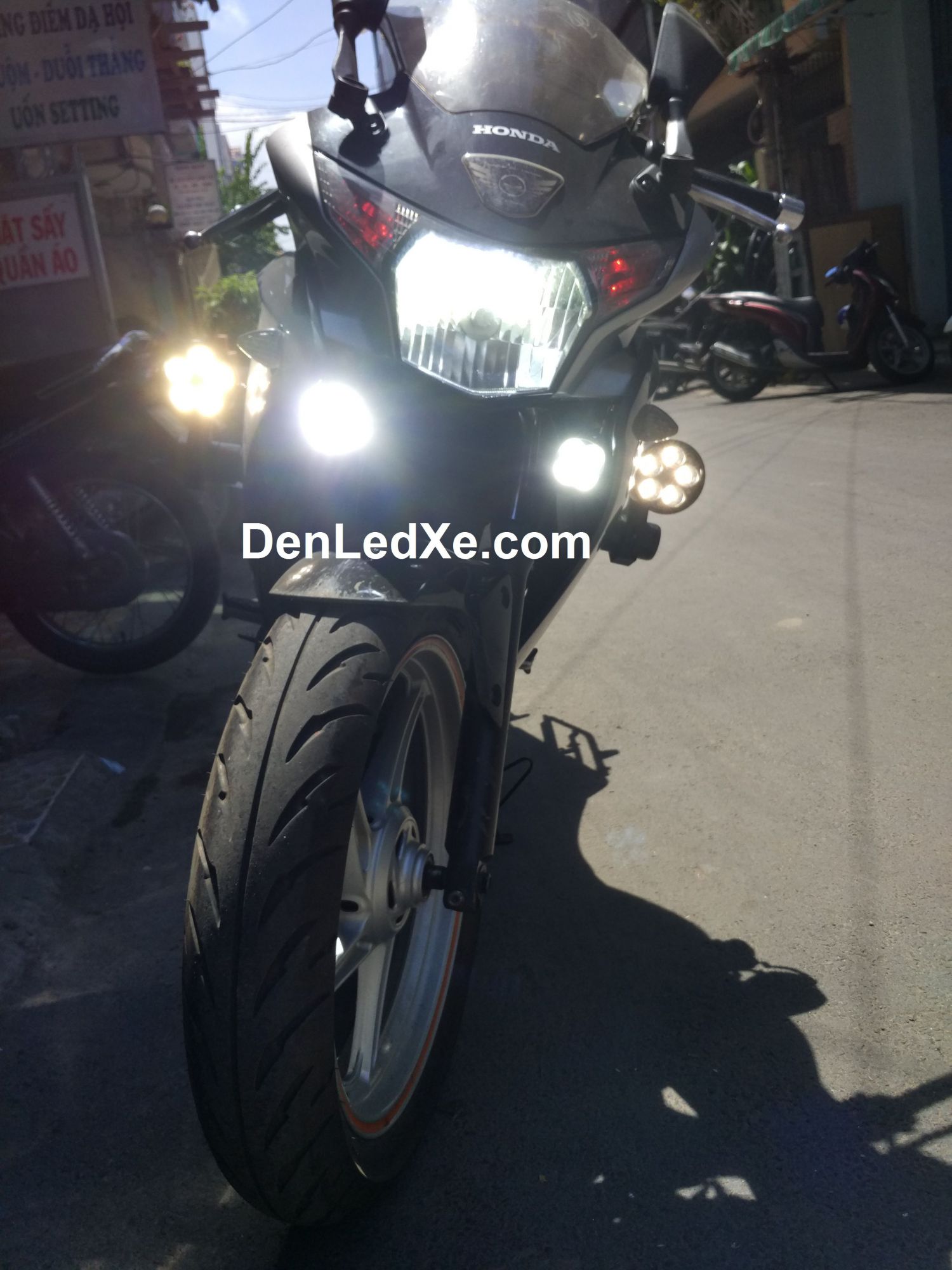 b&oacute;ng đ&egrave;n led xe honda cbr cb