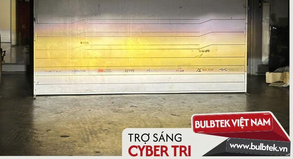 Ánh sáng Pha của Đèn trợ sáng Cyber tri Bulbtek